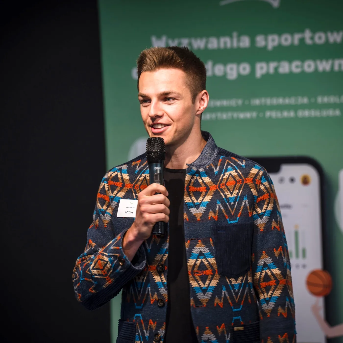 Igor Pielas podczas wystąpienia